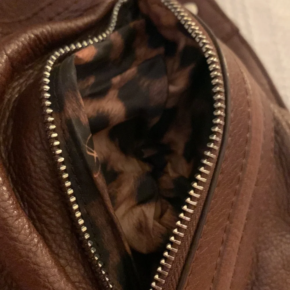 B. Makowsky leather purse - Picture 4 of 6